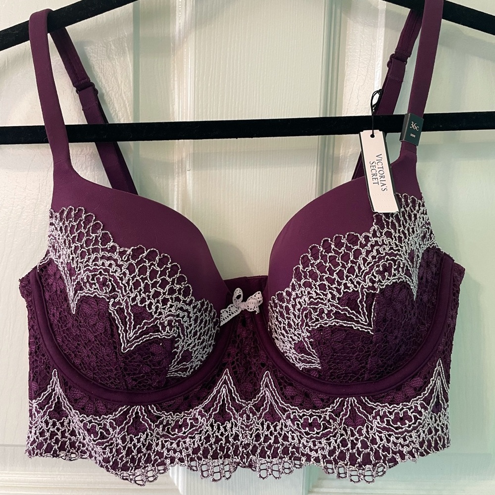 NWT Victoria’s Secret Body by Victoria lined demi bra with lace accents, 36C